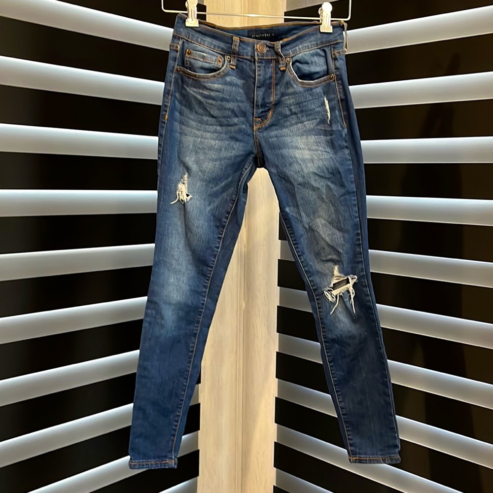 Aeropostale 0 Short blue jeans torn ripped washed out creases high rise stretch